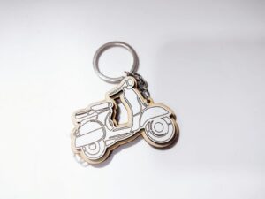 BOMBONIERE VESPA PORTA CHIAVI O CALAMITA IN LEGNO